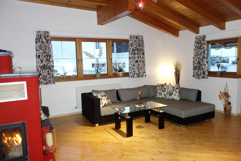 Katja'S Ferienwohnung Trins Buitenkant foto
